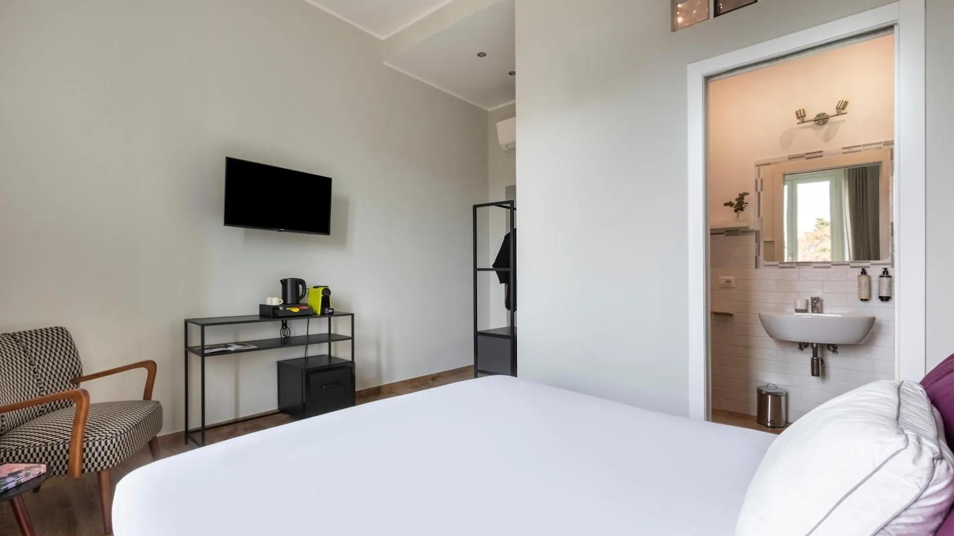 Guest house Colosseo Road By Hili Rome